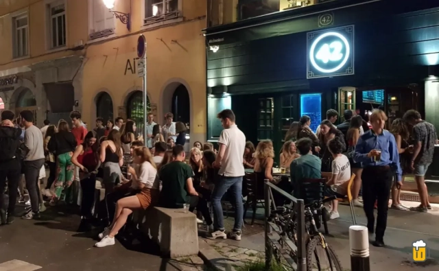 Le 42 Lyon - Bar, fléchettes et ambiance nocturne