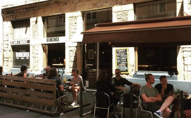 Dikkenek Café